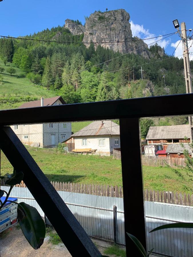 Acasa In Bicaz-chei - De Inchiriat Cheile Bicazului Privatunterkunft *